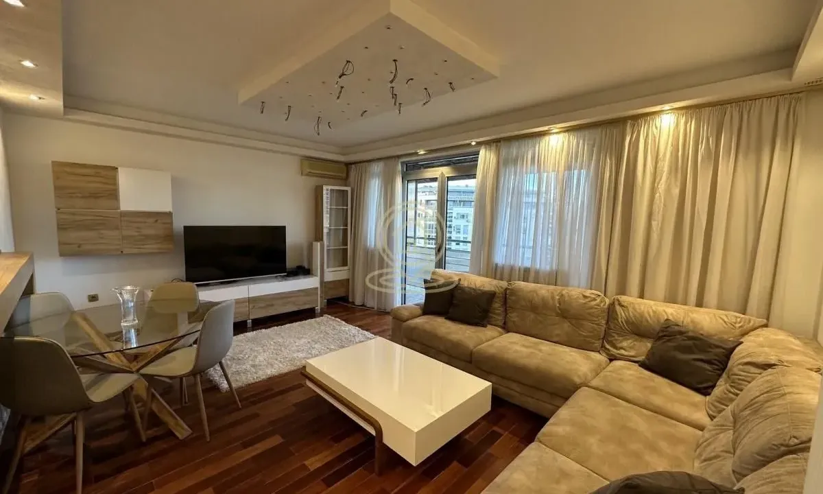 Izdavanje, dvosoban stan, 55m², Bulevar Oslobodjenja, Novi Sad Sve Podlokacije