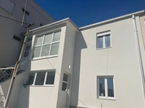 Izdavanje, kuća, 100m², Momišići, Podgorica - image 2