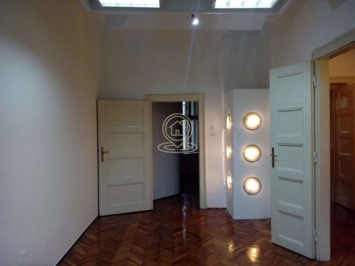 Izdavanje, trosoban stan, 93m², Stari grad, Novi Sad
