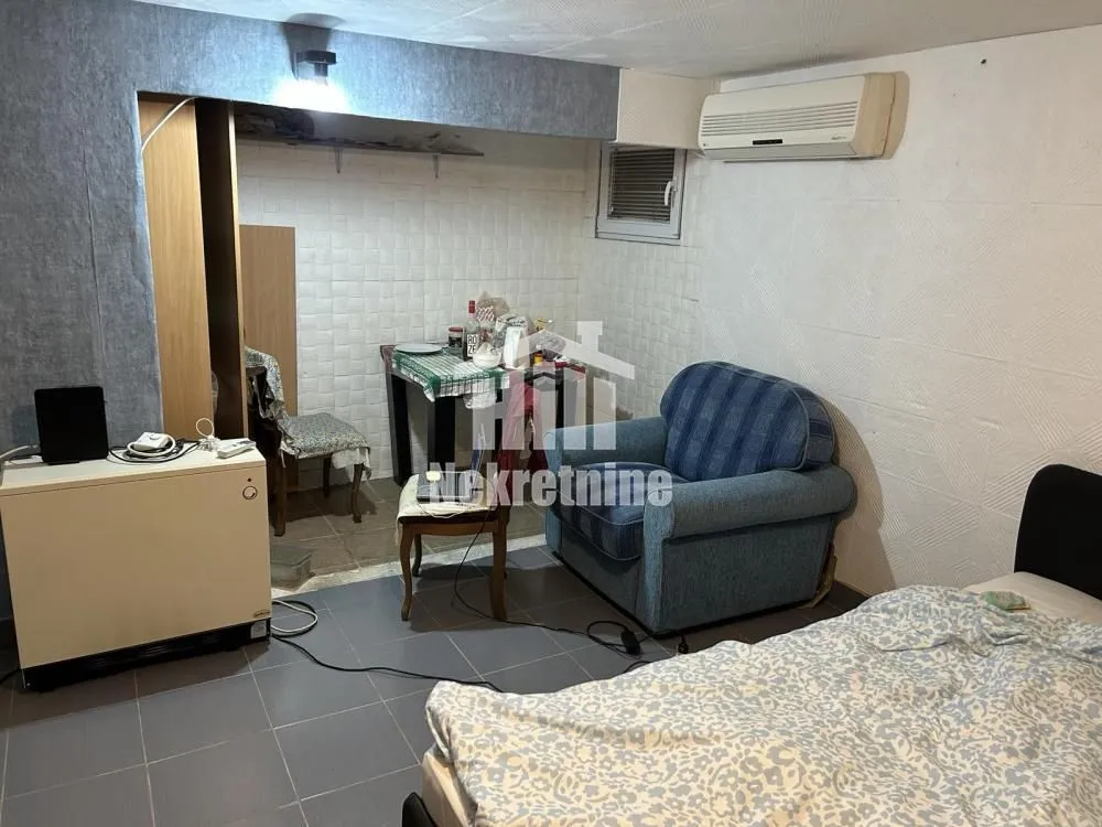 Prodaja, jednosoban stan, 25m², Zemun Sve Podlokacije, Beograd