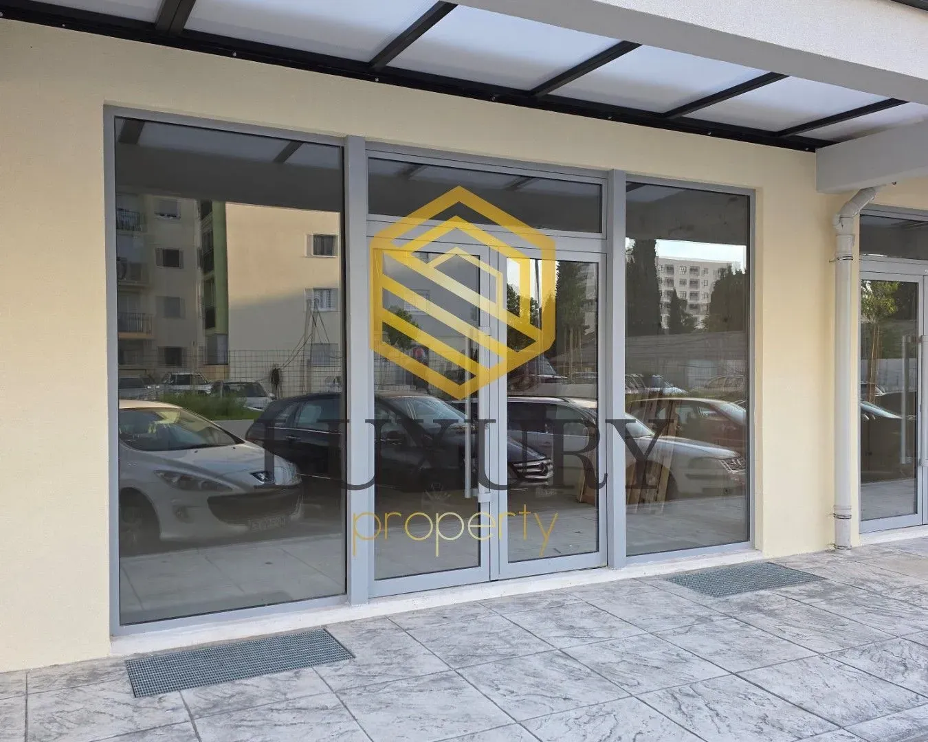 Izdavanje, poslovni prostor, 120m², Pobrežje, Podgorica