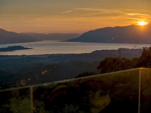 Izdavanje, kuća, 310m², Kavač, Kotor - image 29