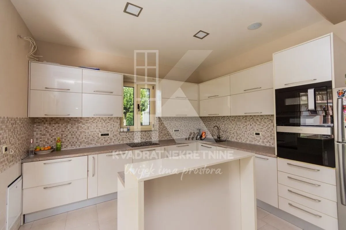 Izdavanje, kuća, 600m², Zeta, Podgorica