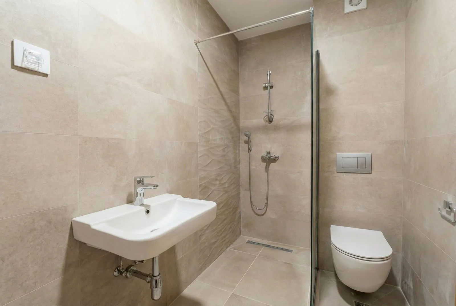 Prodaja, dvosoban stan, 44m², Bečići, Budva