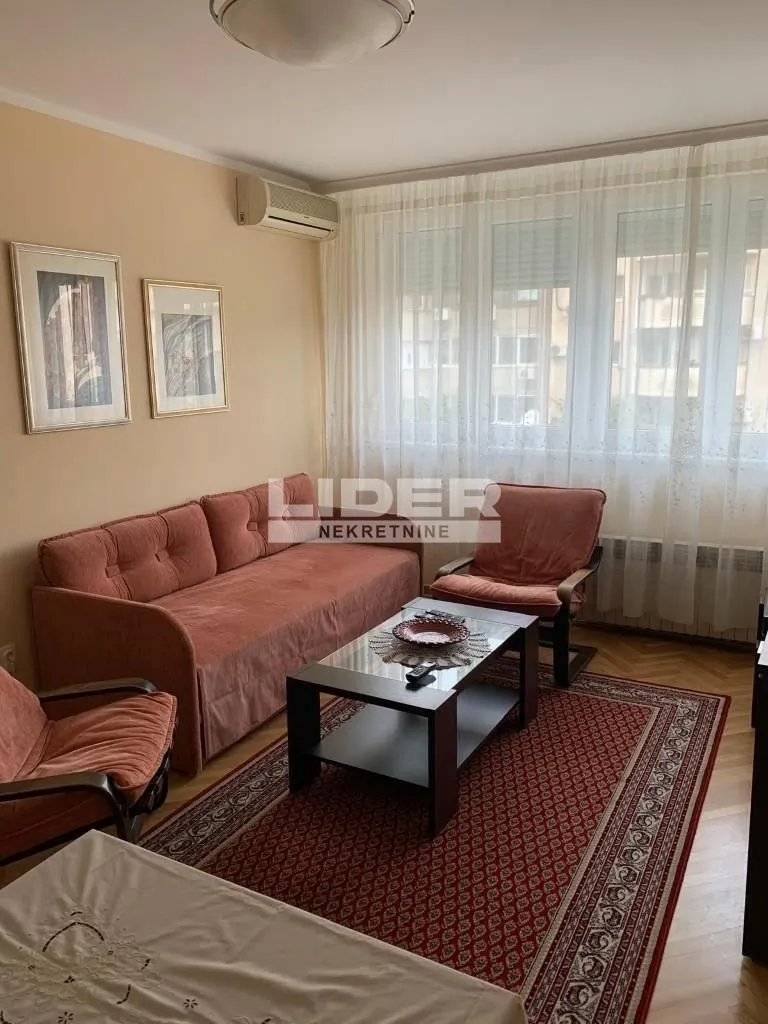 Izdavanje, trosoban stan, 73m², Stari Grad, Beograd