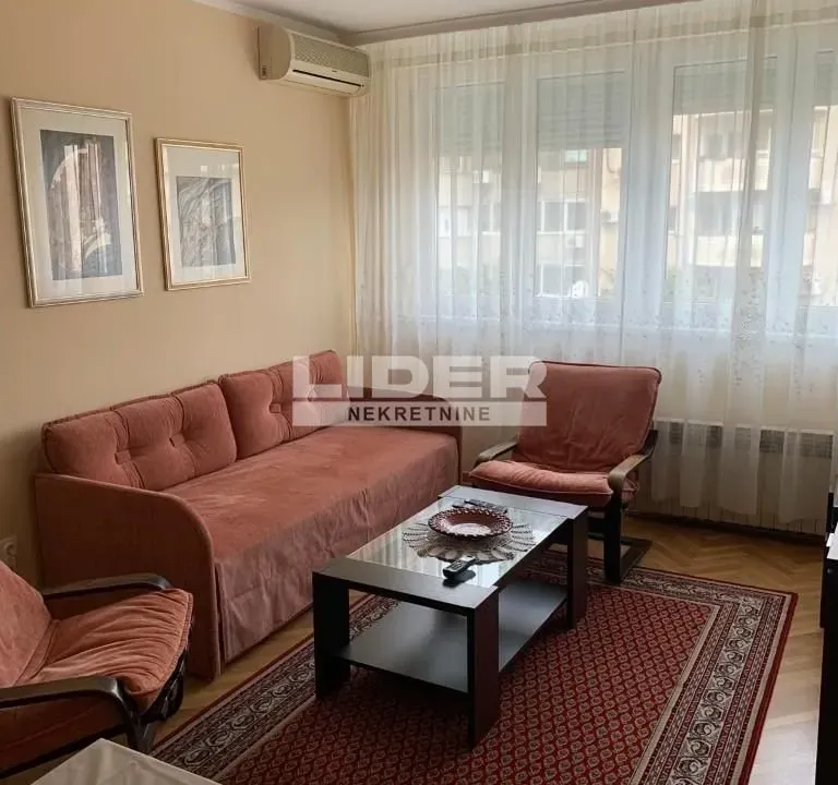 Izdavanje, trosoban stan, 73m², Stari Grad, Beograd