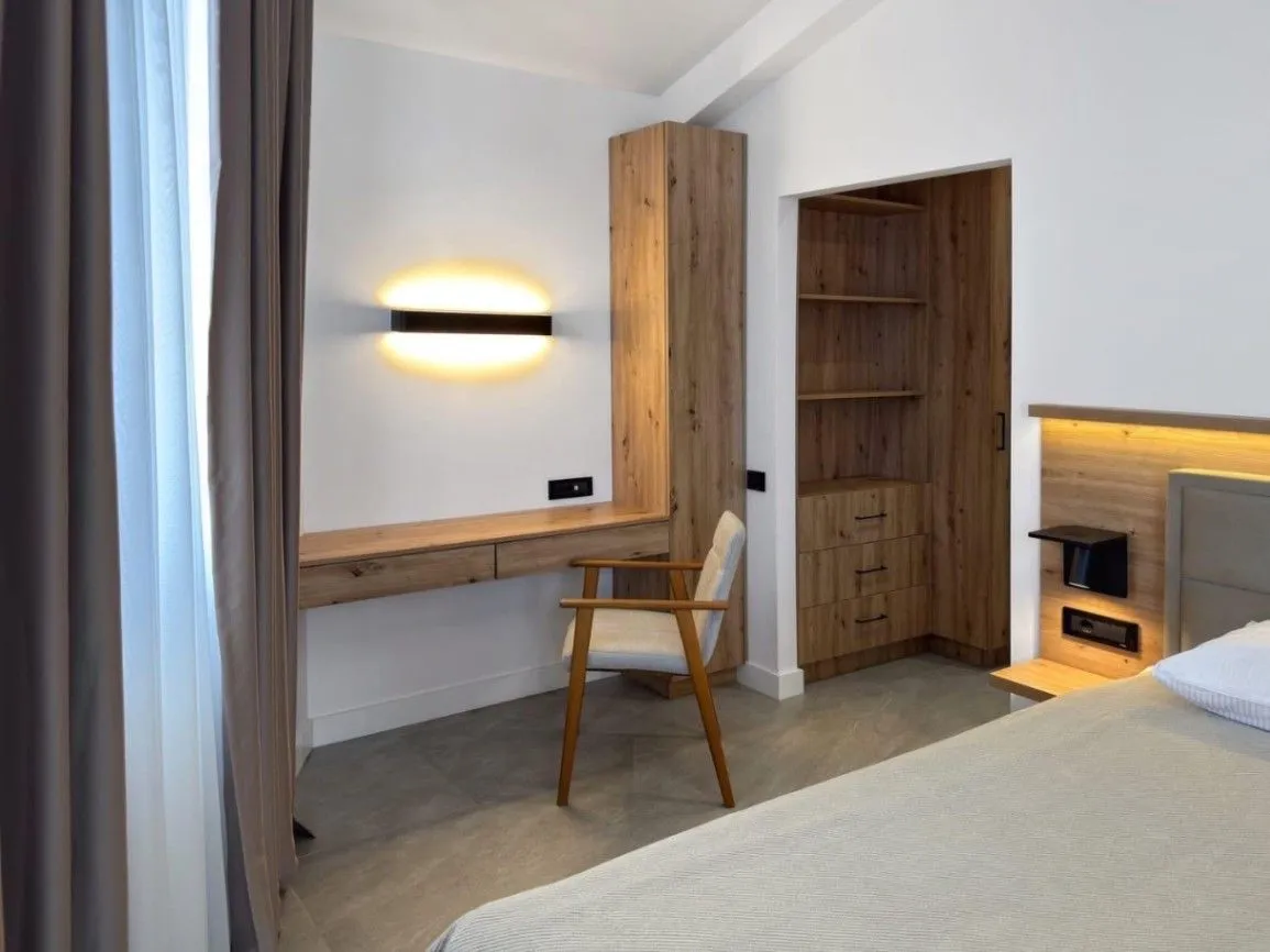 Prodaja, dvosoban stan, 185m², Pod Kuk, Tivat