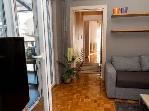 Izdavanje, trosoban stan, 71m², Centar, Novi Sad - image 4