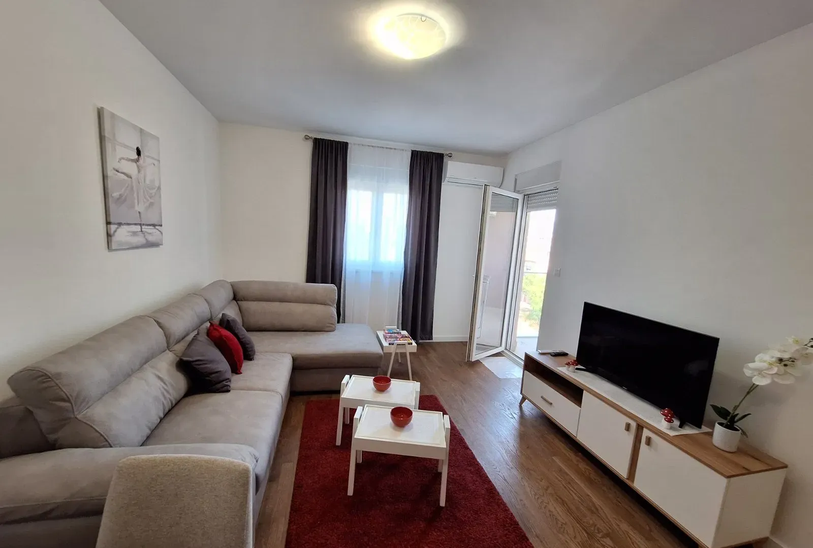 Izdavanje, jednosoban stan, 46m², Stari Aerodrom, Podgorica