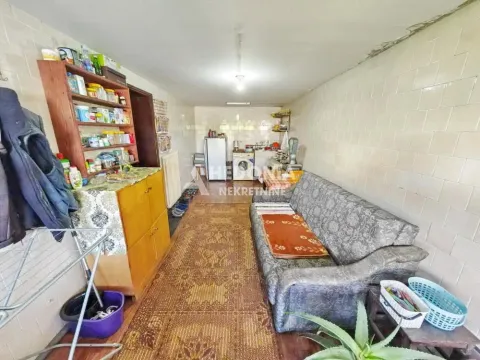 Sale, house, 317m², Sremčica, Beograd - image 13