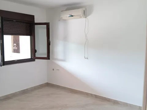 Izdavanje, kuća, 180m², Podgorica, Crna Gora - image 25