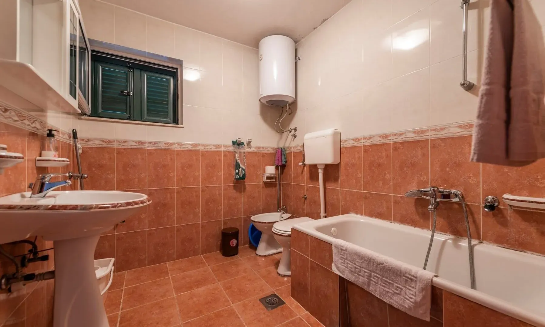 Sale, house, 400m², Dobrota, Kotor