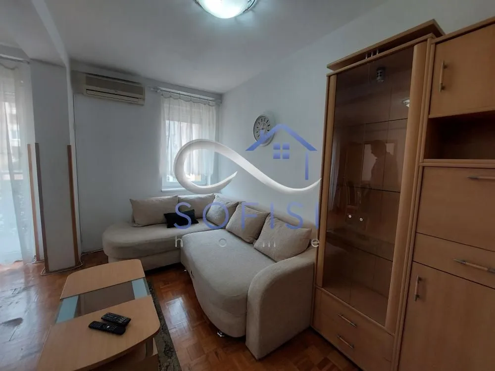 Izdavanje, dvosoban stan, 51m², Detelinara, Novi Sad Sve Podlokacije