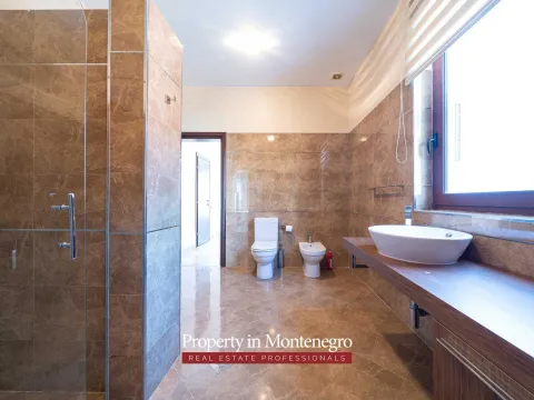 Prodaja, kuća, 971m², Petrovac, Budva - image 45