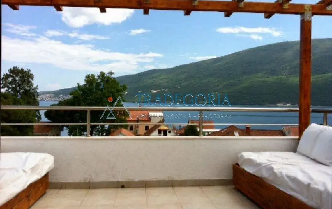 Prodaja, dvosoban stan, 105m², Đenovići, Herceg Novi