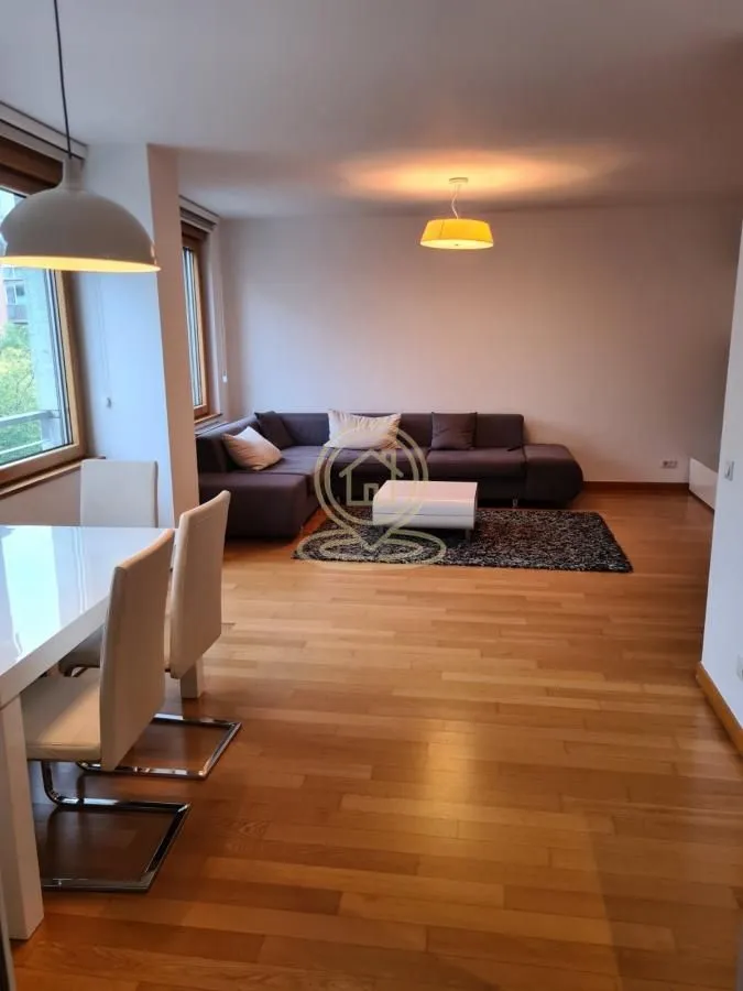 Izdavanje, trosoban stan, 83m², Vračar Hram, Vračar Sve Podlokacije