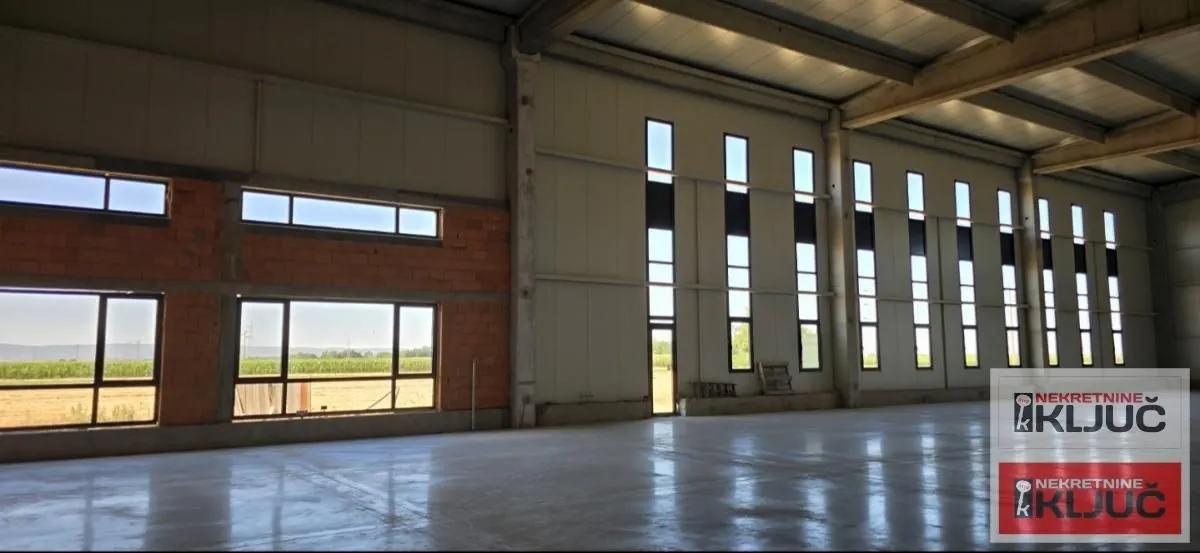 Rent, office space, 1220m², Čenej, Novi Sad Sve Podlokacije