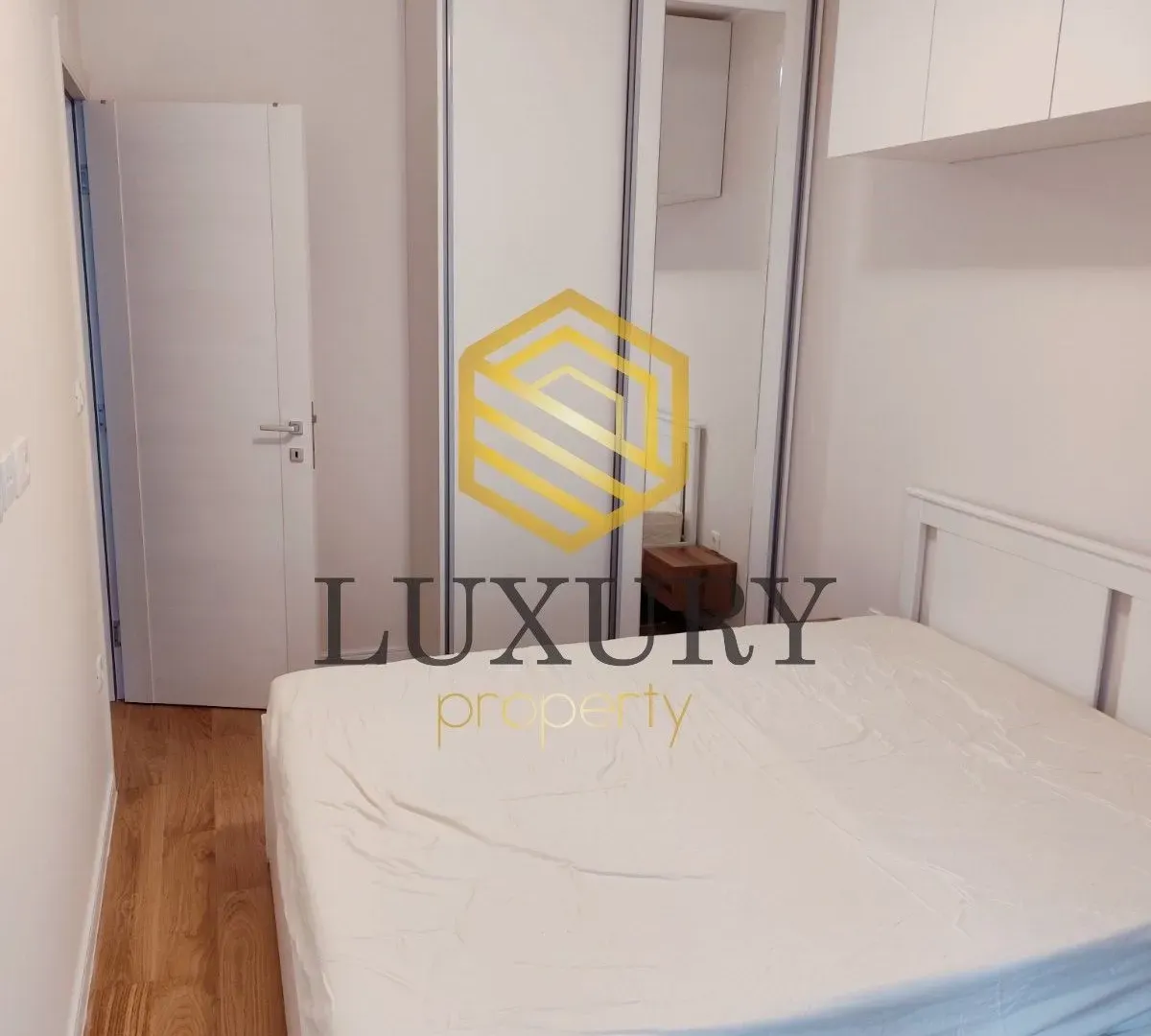 Prodaja, jednosoban stan, 40m², Central Point, Podgorica