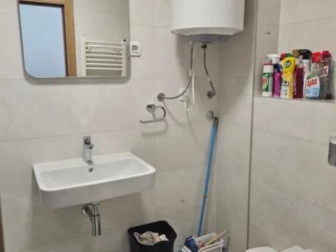 Izdavanje, jednosoban stan, 45m², City Kvart, Podgorica - image 8