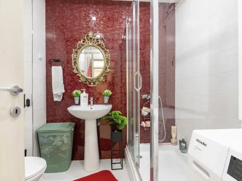 Prodaja, dvosoban stan, 82m², Zaobilaznica, Budva - image 13