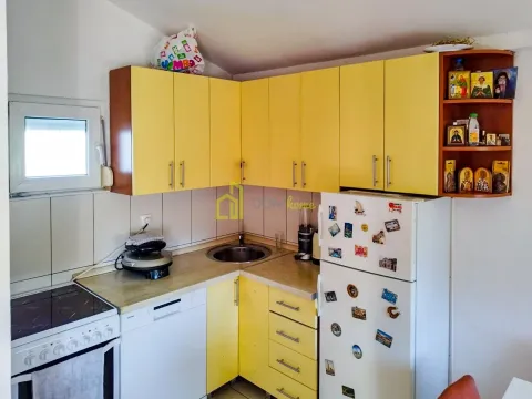 Prodaja, kuća, 220m², Tološka šuma, Podgorica - image 17