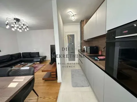 Izdavanje, dvosoban stan, 69m², Central Point, Podgorica - image 11