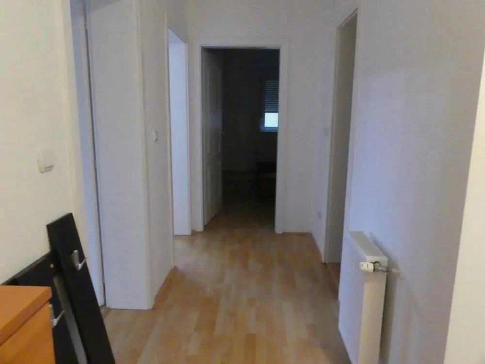 Prodaja, trosoban stan, 79m², Centar, Jagodina