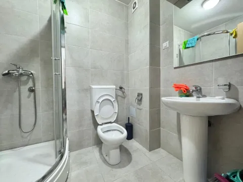 Prodaja, jednosoban stan, 45m², Stari Aerodrom, Podgorica - image 9