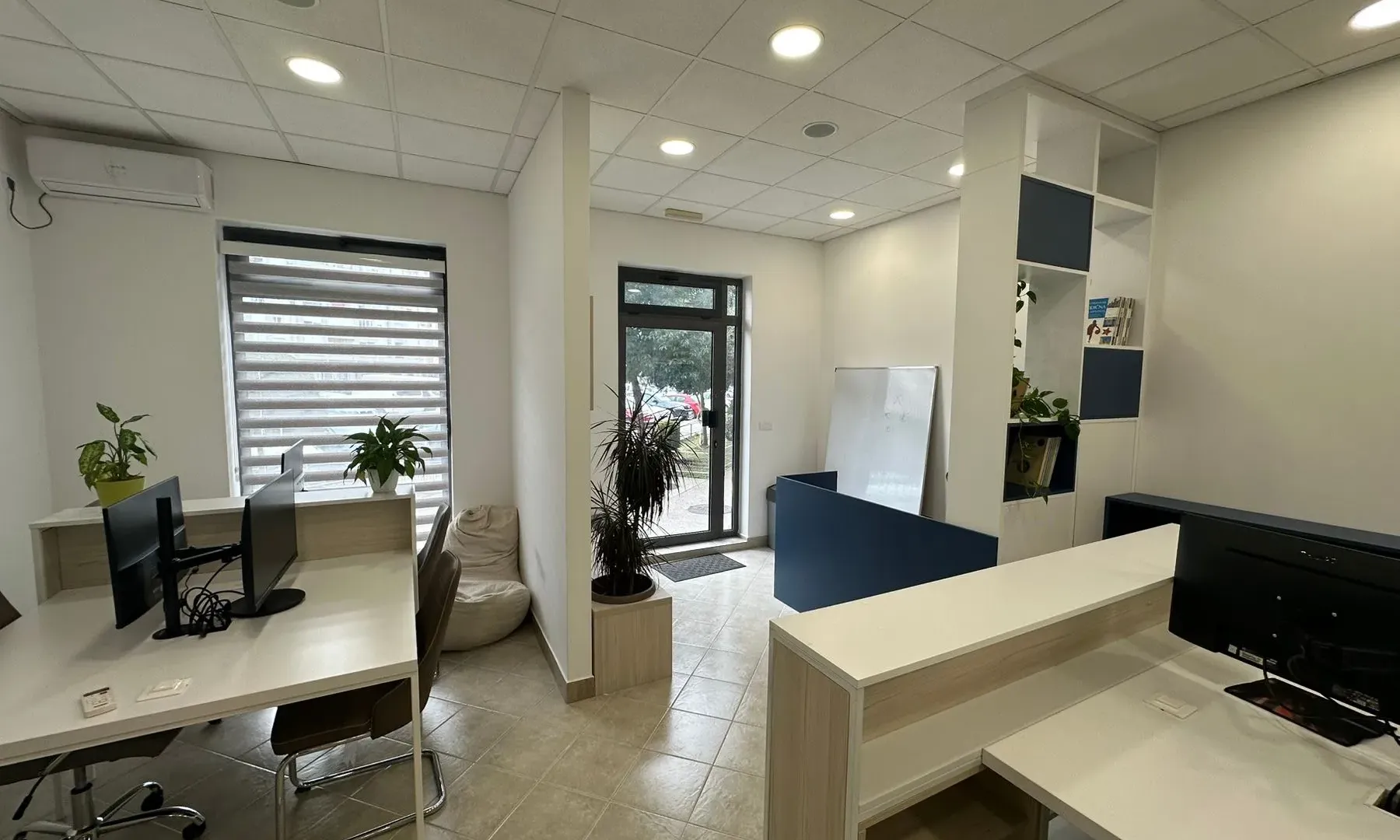 Rent, office space, 100m², Stari Aerodrom, Podgorica
