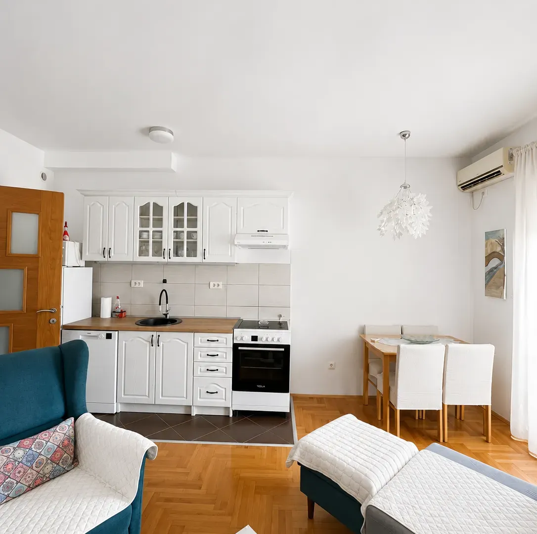 Izdavanje, jednosoban stan, 45m², Stari Aerodrom, Podgorica