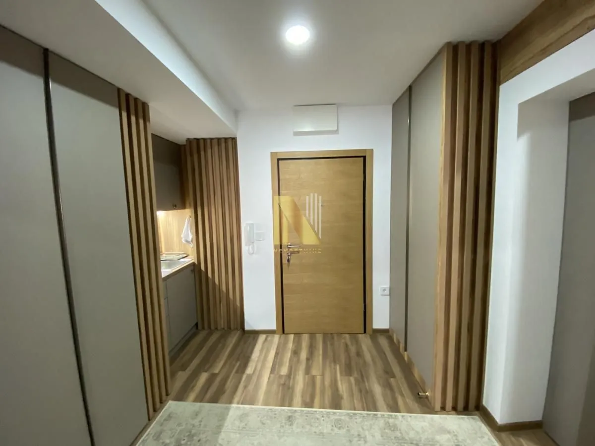 Izdavanje, dvosoban stan, 50m², Centar, Novi Sad