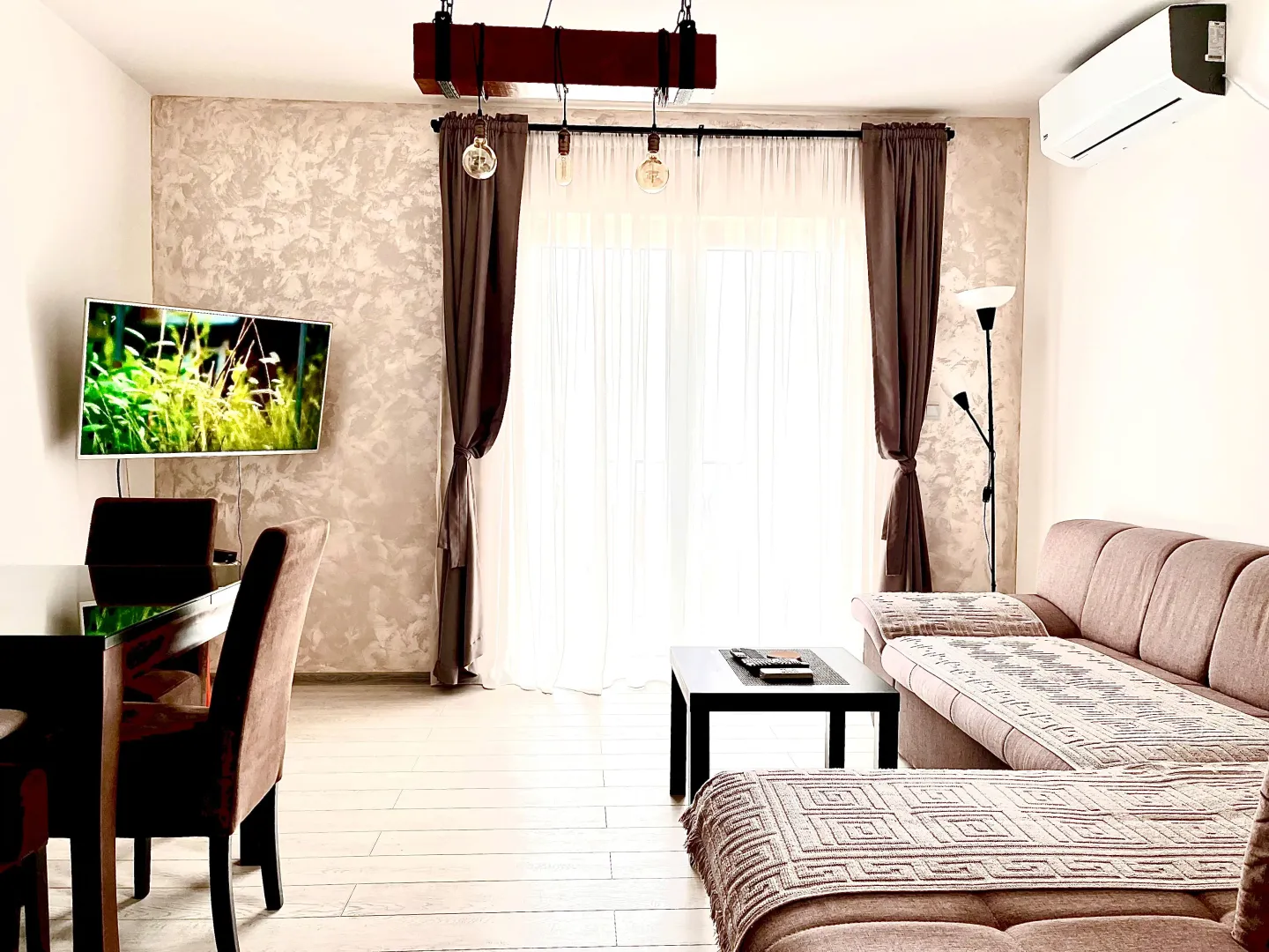 Izdavanje, jednosoban stan, 45m², Kalimanj, Tivat