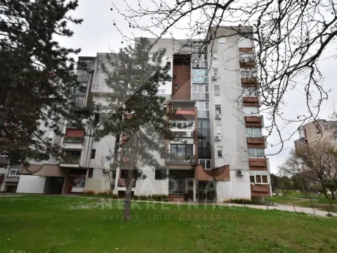 Rent, three bedroom apartment, 96m², Blok 5, Podgorica - image 2