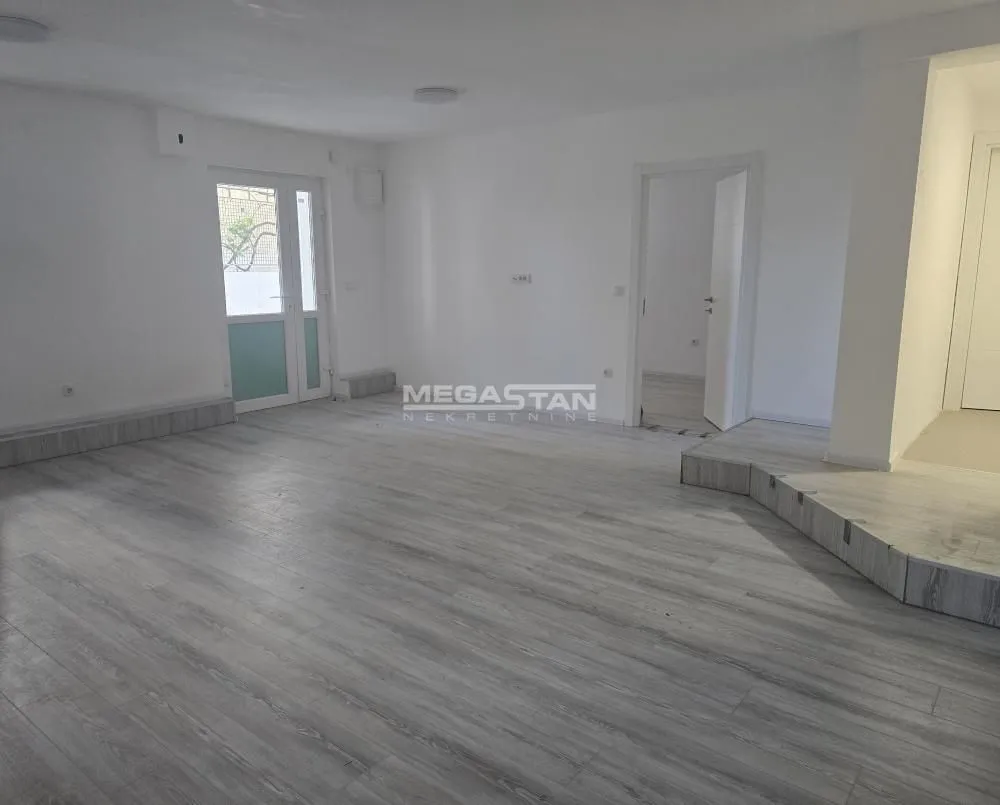 Prodaja, četvorosoban stan, 114m², Čukarica, Beograd