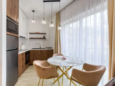 Izdavanje, jednosoban stan, 30m², Bečići, Budva