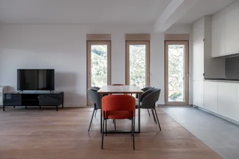 Prodaja, dvosoban stan, 136m², Škaljari, Kotor - image 3