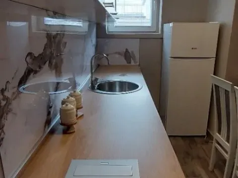 Izdavanje, dvosoban stan, 90m², Cetinje, Crna Gora - image 7