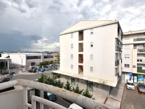 Izdavanje, jednosoban stan, 50m², Stari Aerodrom, Podgorica - image 13