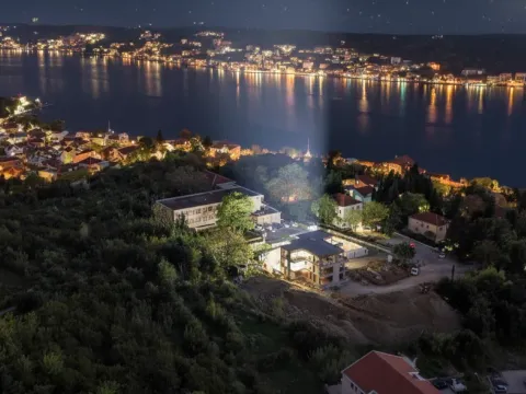 Sale, two bedroom apartment, 72m², Dobrota, Kotor - image 6