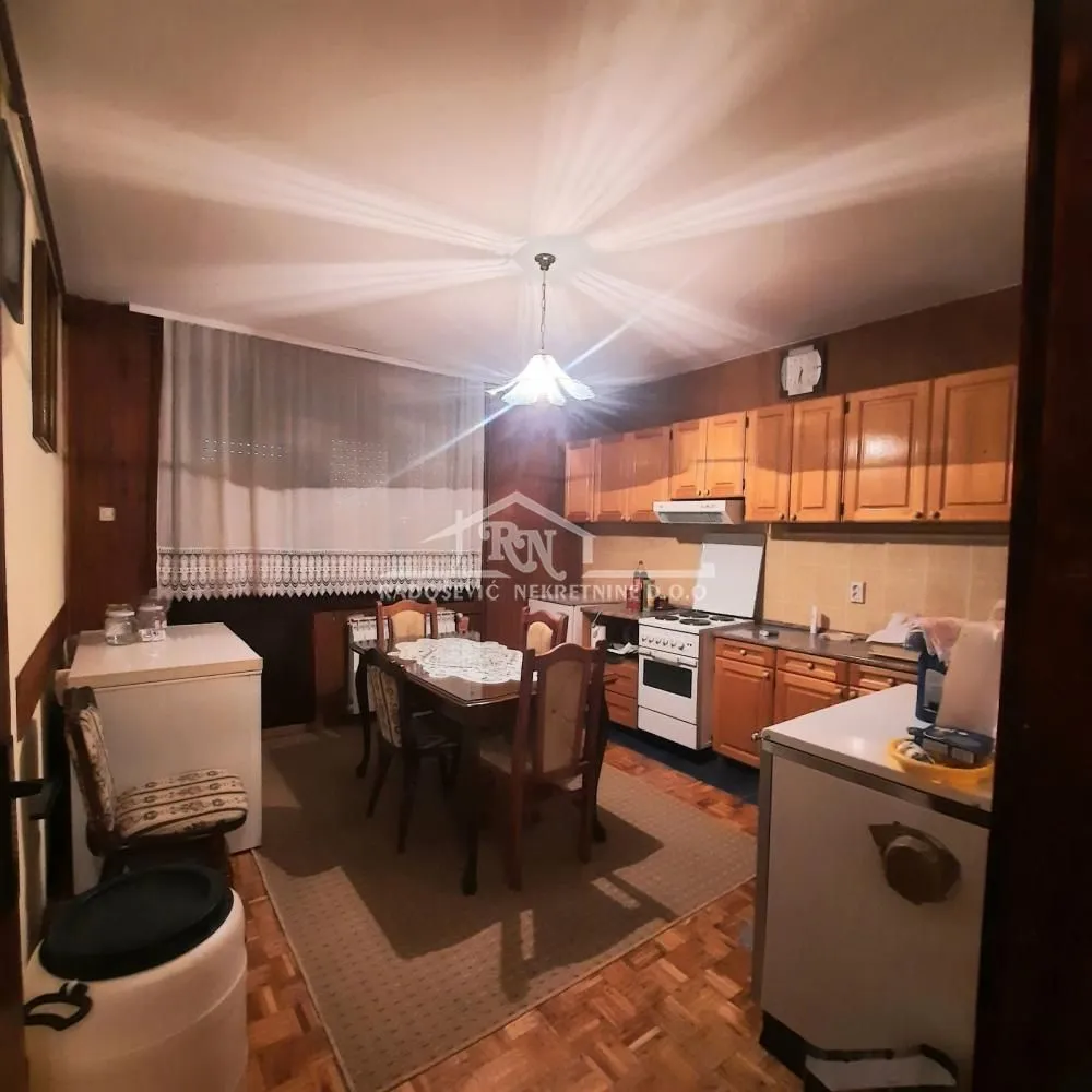 Prodaja, kuća, 219m², Čukarica, Beograd