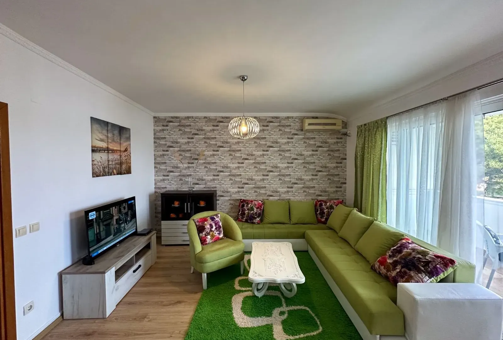 Izdavanje, jednosoban stan, 65m², Centar, Tivat