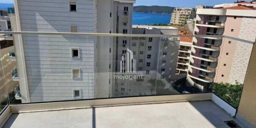 Prodaja, dvosoban stan, 75m², Bečići, Budva
