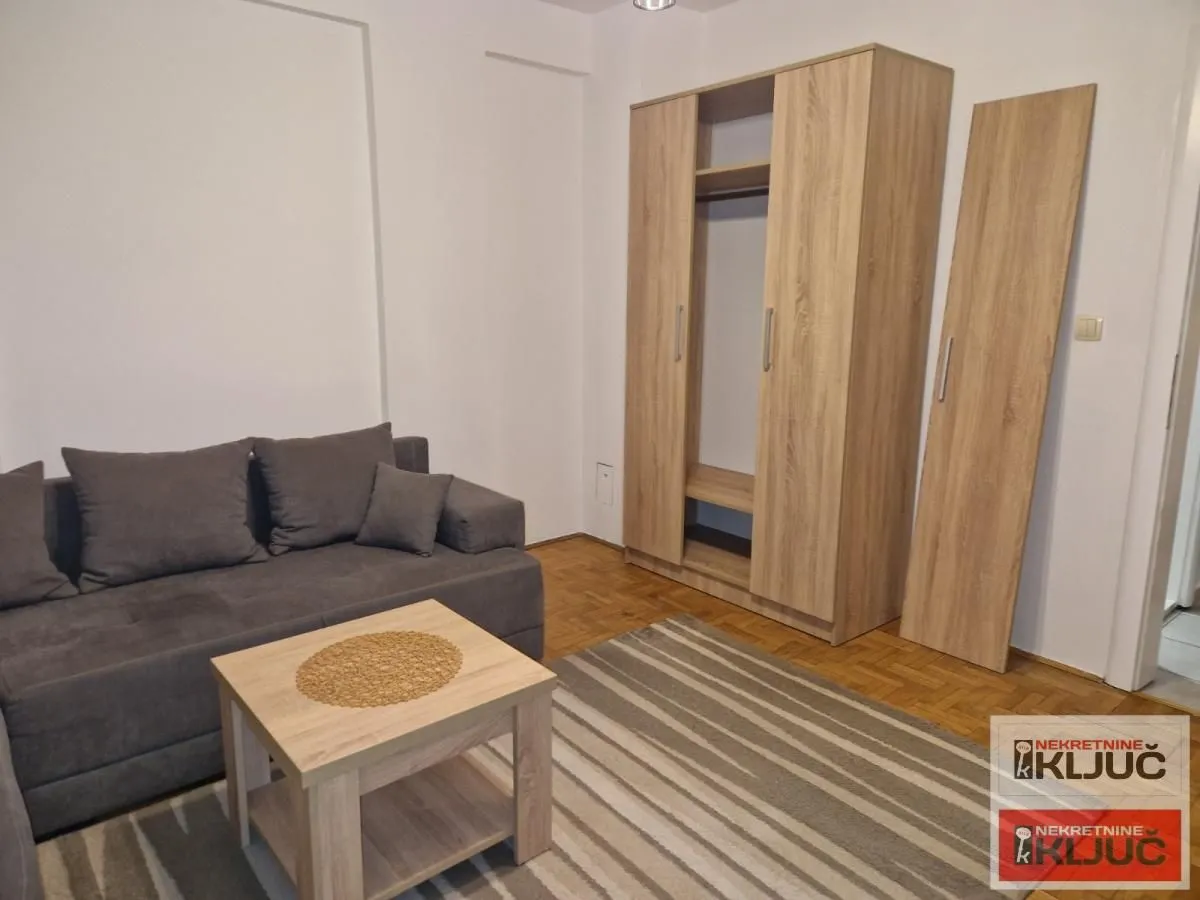 Izdavanje, garsonjera, 25m², Grbavica, Novi Sad Sve Podlokacije