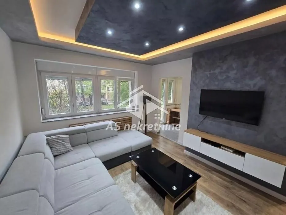 Izdavanje, jednosoban stan, 40m², Tošin bunar, Novi Beograd Sve Podlokacije