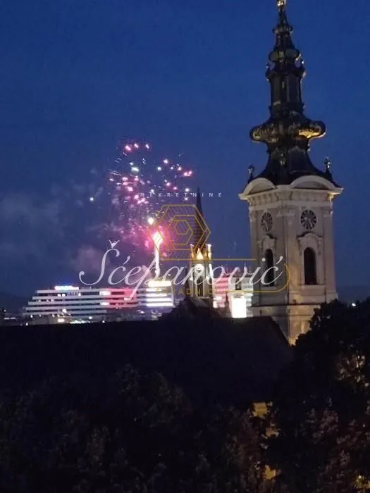 Prodaja, četvorosoban stan, 104m², Centar, Novi Sad