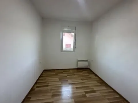 Rent, house, 70m², Tološi, Podgorica - image 10