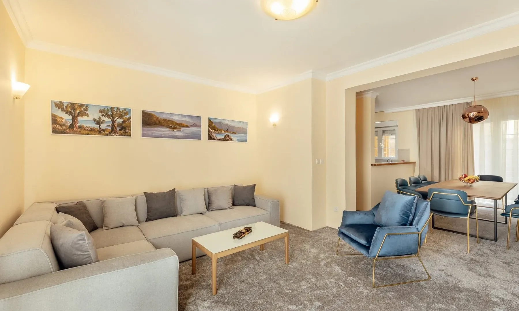 Izdavanje, kuća, 247m², Centar, Kotor