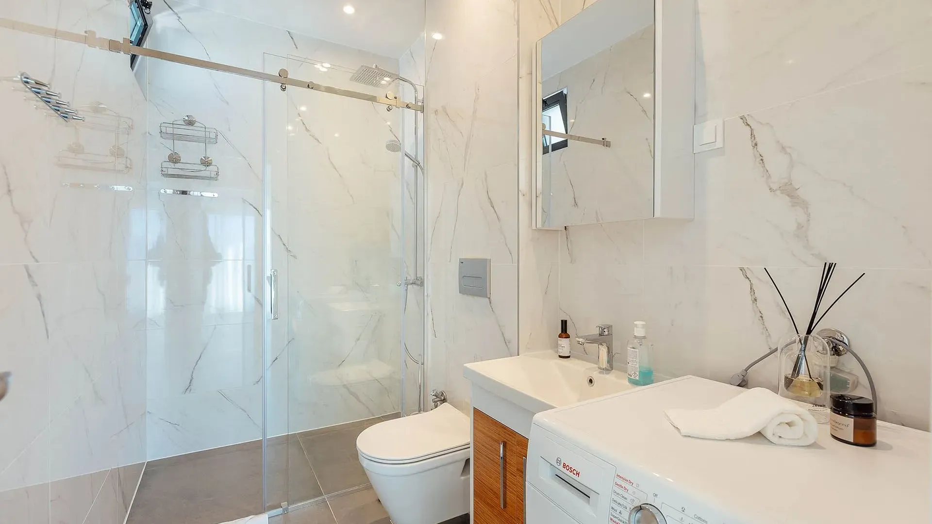 Izdavanje, jednosoban stan, 54m², Donja Lastva, Tivat