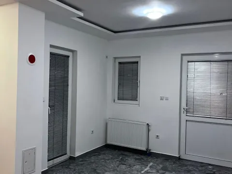 Izdavanje, poslovni prostor, 32m², Centar, Berane - image 6