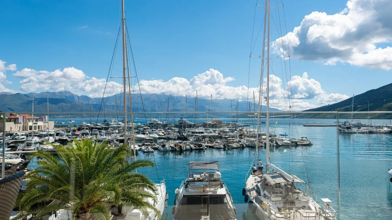 Sale, two bedroom apartment, 160m², Portonovi, Herceg Novi